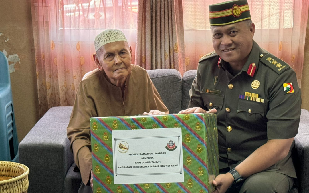 COMMANDANT DEFENCE ACADEMY ROYAL BRUNEI ARMED FORCES PRESENTS KHAMATHALI HABBAH IN CONJUNCTION WITH THE ROYAL BRUNEI ARMED FORCES’ 62nd ANNIVERSARY