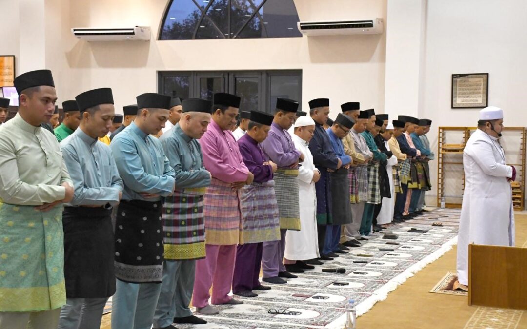 IFTAR EVENT WITH FORMER COMMANDANTS AND FORMER ACADEMY SERGEANT MAJOR DEFENCE ACADEMY ROYAL BRUNEI ARMED FORCES